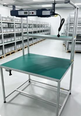 Banco da lavoro modulare assemblato con tubi lean e giunti per tubi, dimensioni regolabili con componenti facili da maneggiare